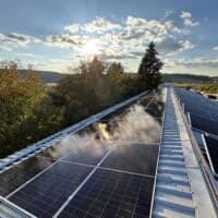 fotovoltaika na plechovou střechu montáž