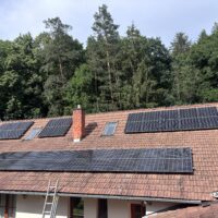 Detail fotovoltaických panelů AIKO Neostar 2S v Kudlovicích